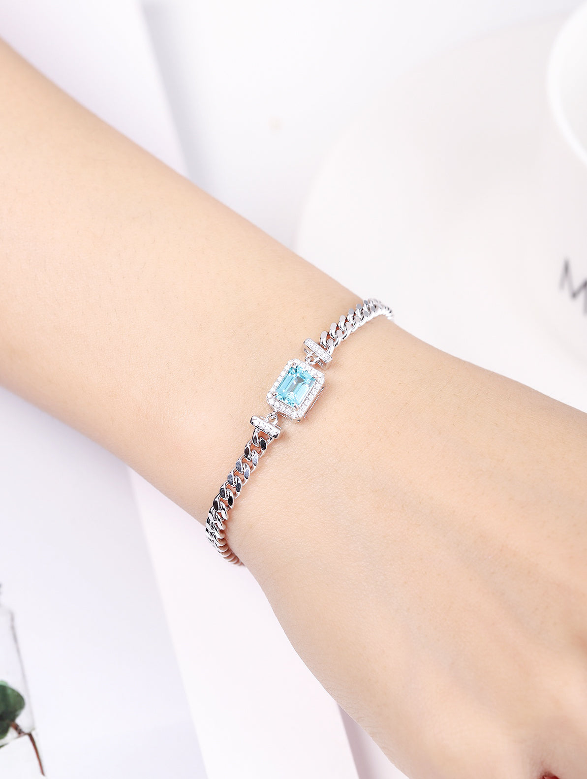 1.51ct Minimalist Lab-Grown Paraiba Tourmaline Curb Chain Bracelet