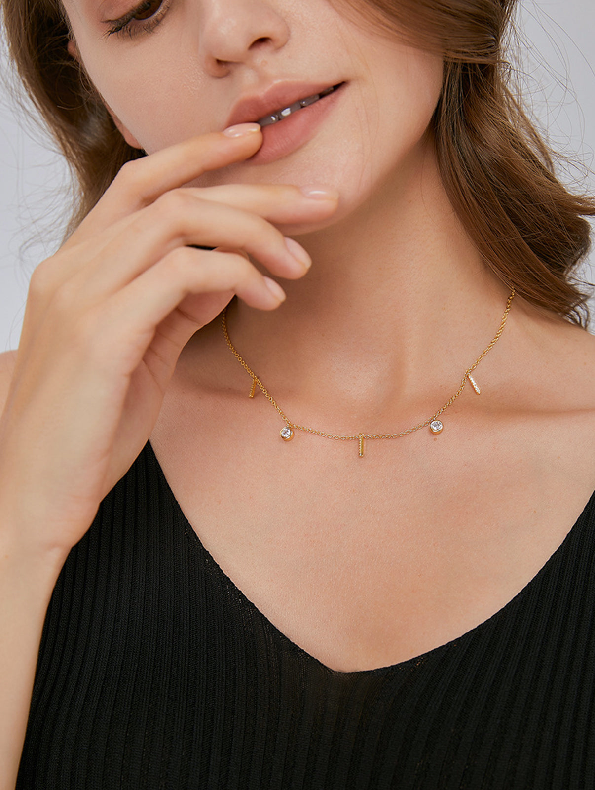 Droplet V-Shaped Geometric Chain Necklace