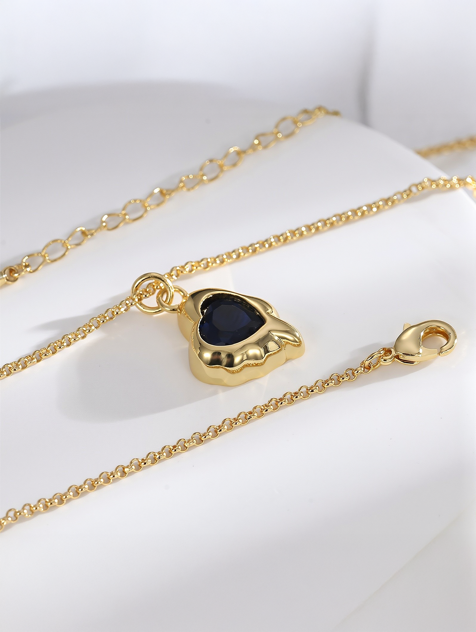 Vintage Deep Blue Cubic Zirconia Irregular Heart Pendant Necklace