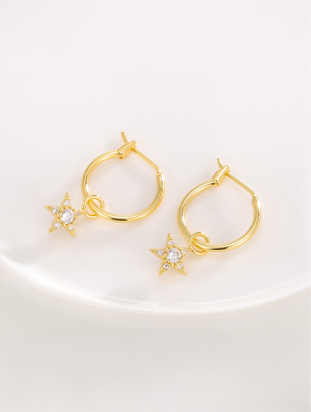 Star-Shaped Cubic Zirconia Hoop Earrings in 18K Gold-Plated Copper