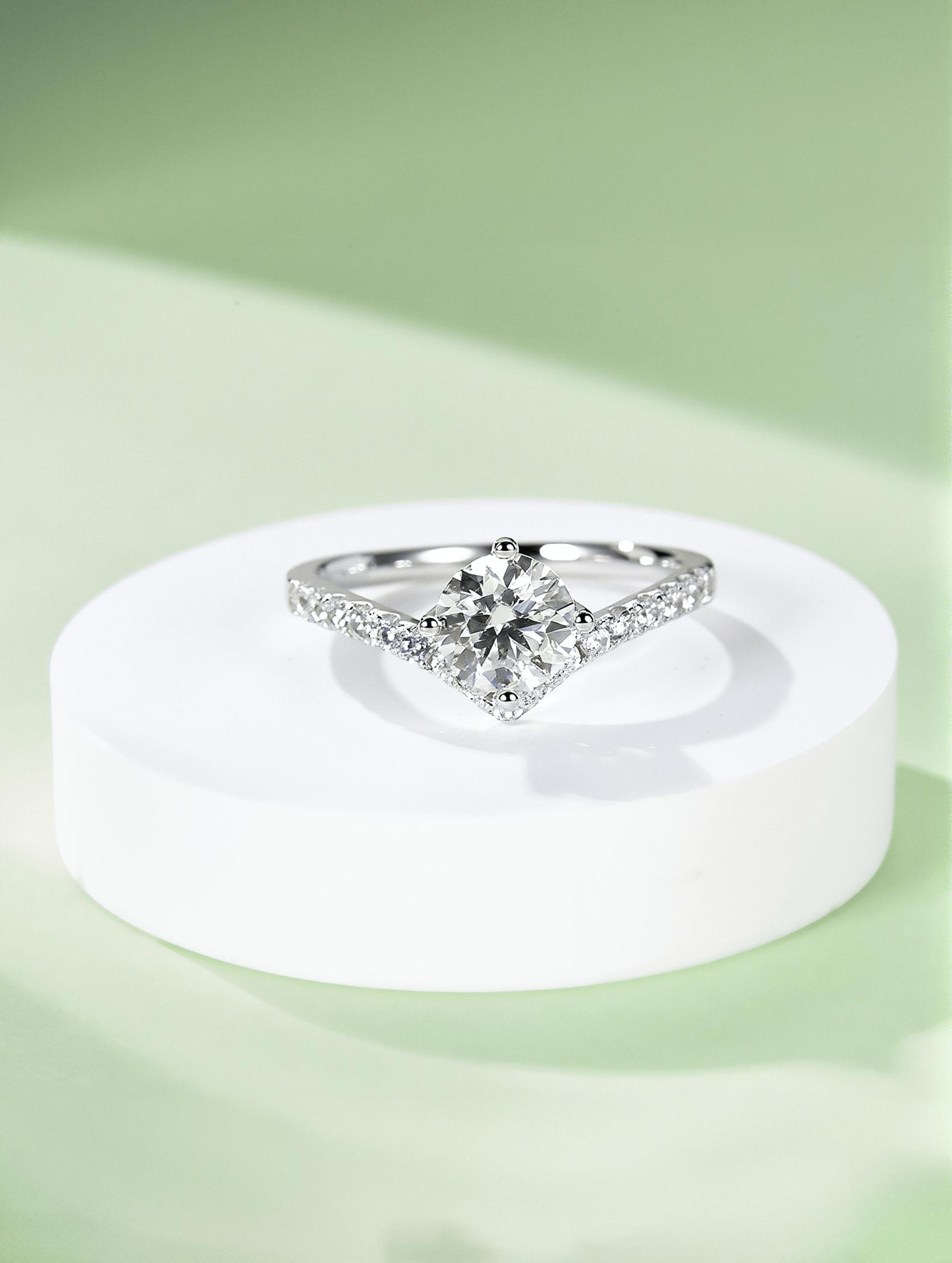 1ct Round Moissanite Anniversary V Band Ring