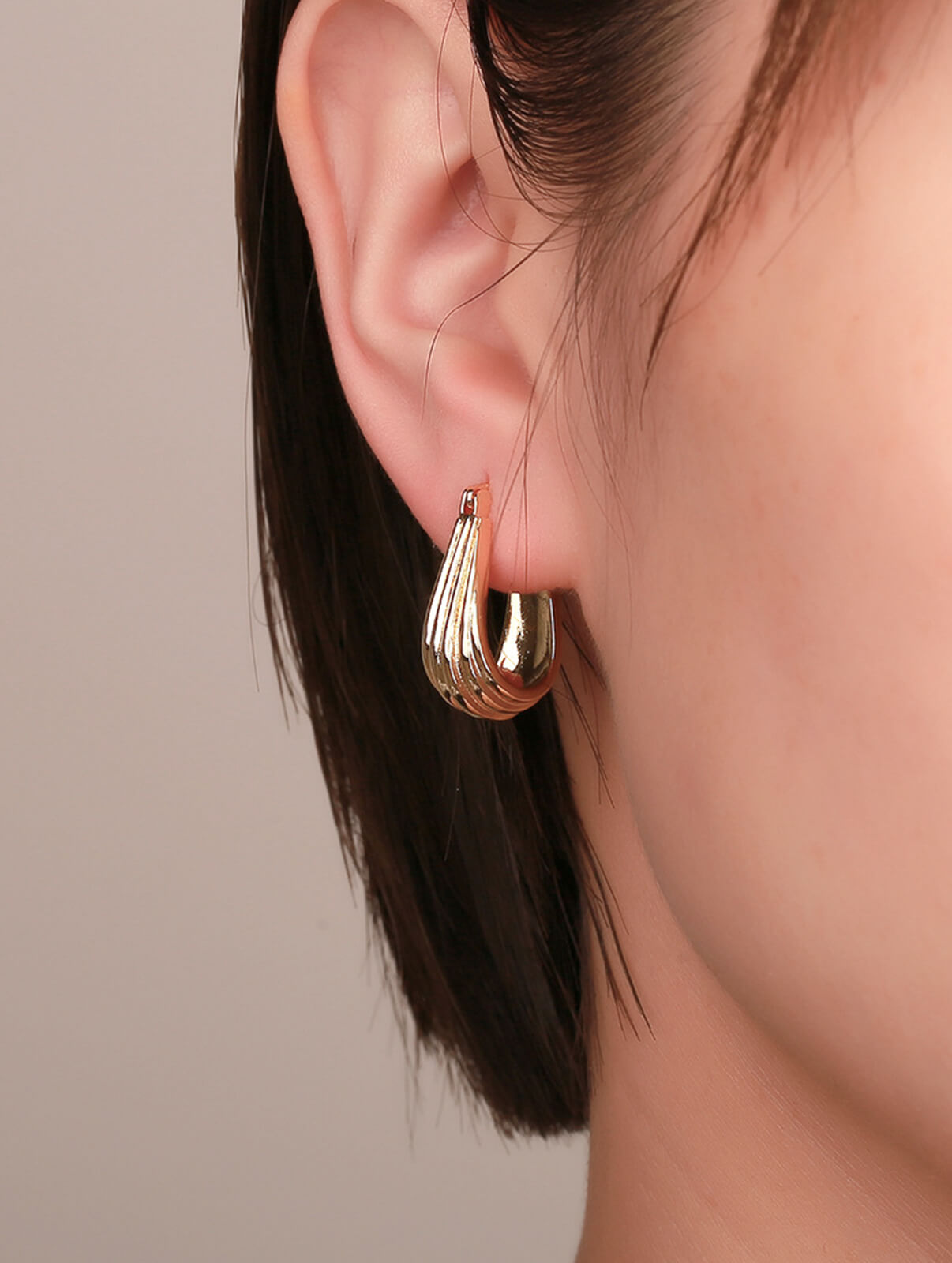 Geometric Ripple Hoop Earrings in 18K Gold-Plated Copper