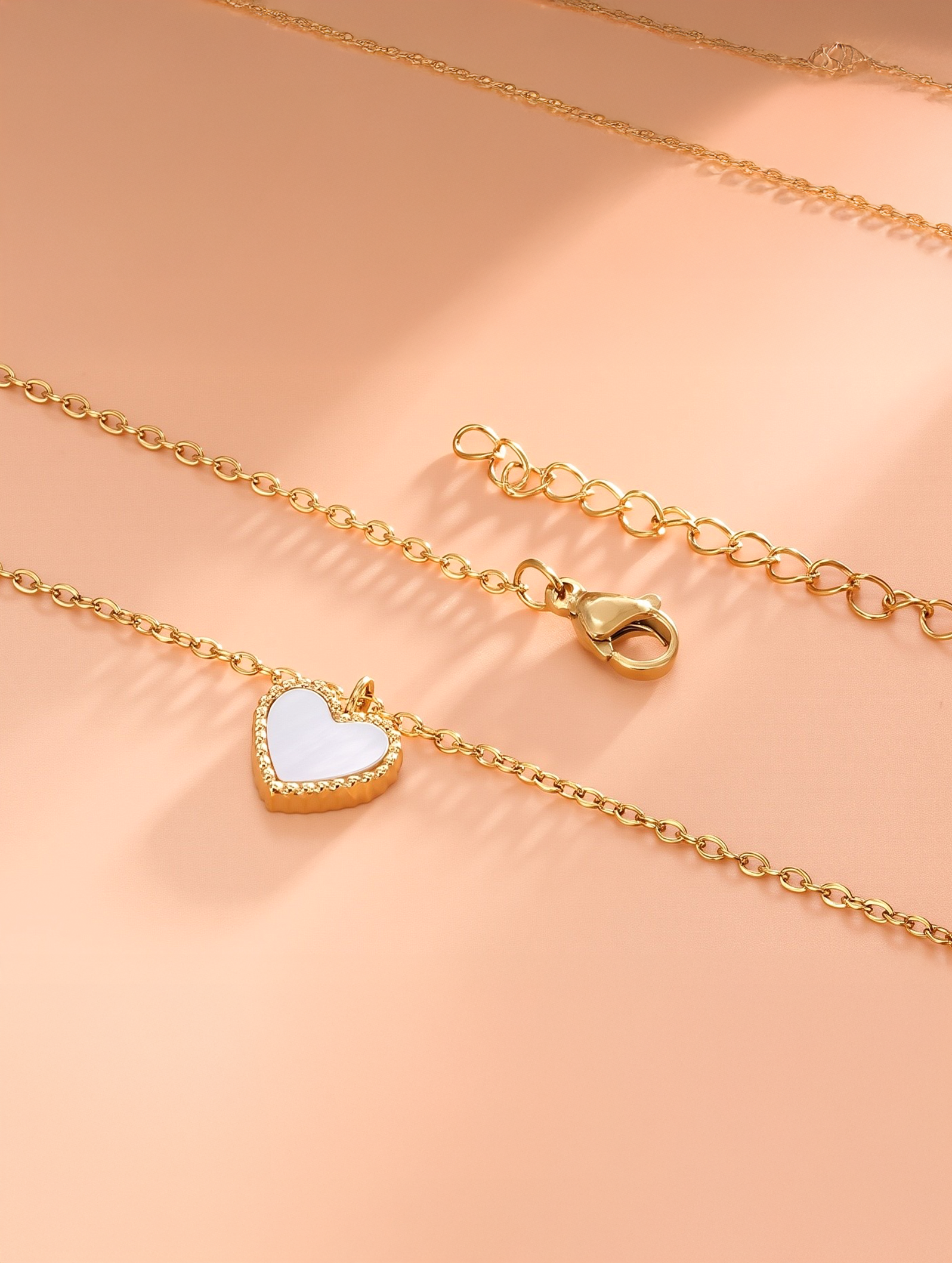 Cute Heart-Shaped Natural Shell Pendant Necklace