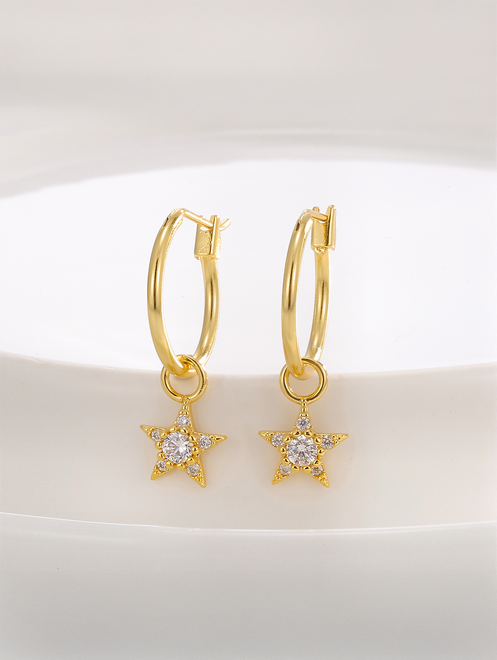 Star-Shaped Cubic Zirconia Hoop Earrings in 18K Gold-Plated Copper