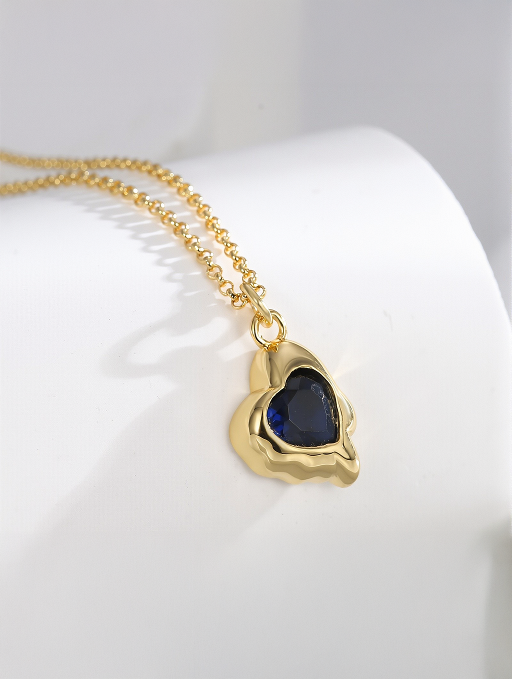 Vintage Deep Blue Cubic Zirconia Irregular Heart Pendant Necklace