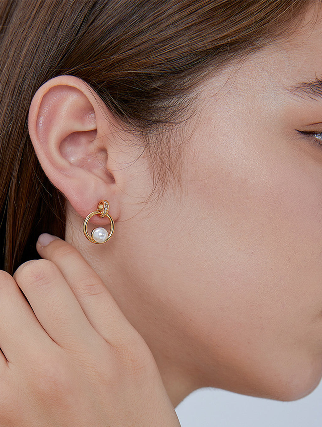 Faux Pearl Accent Open Circle Stud Earrings