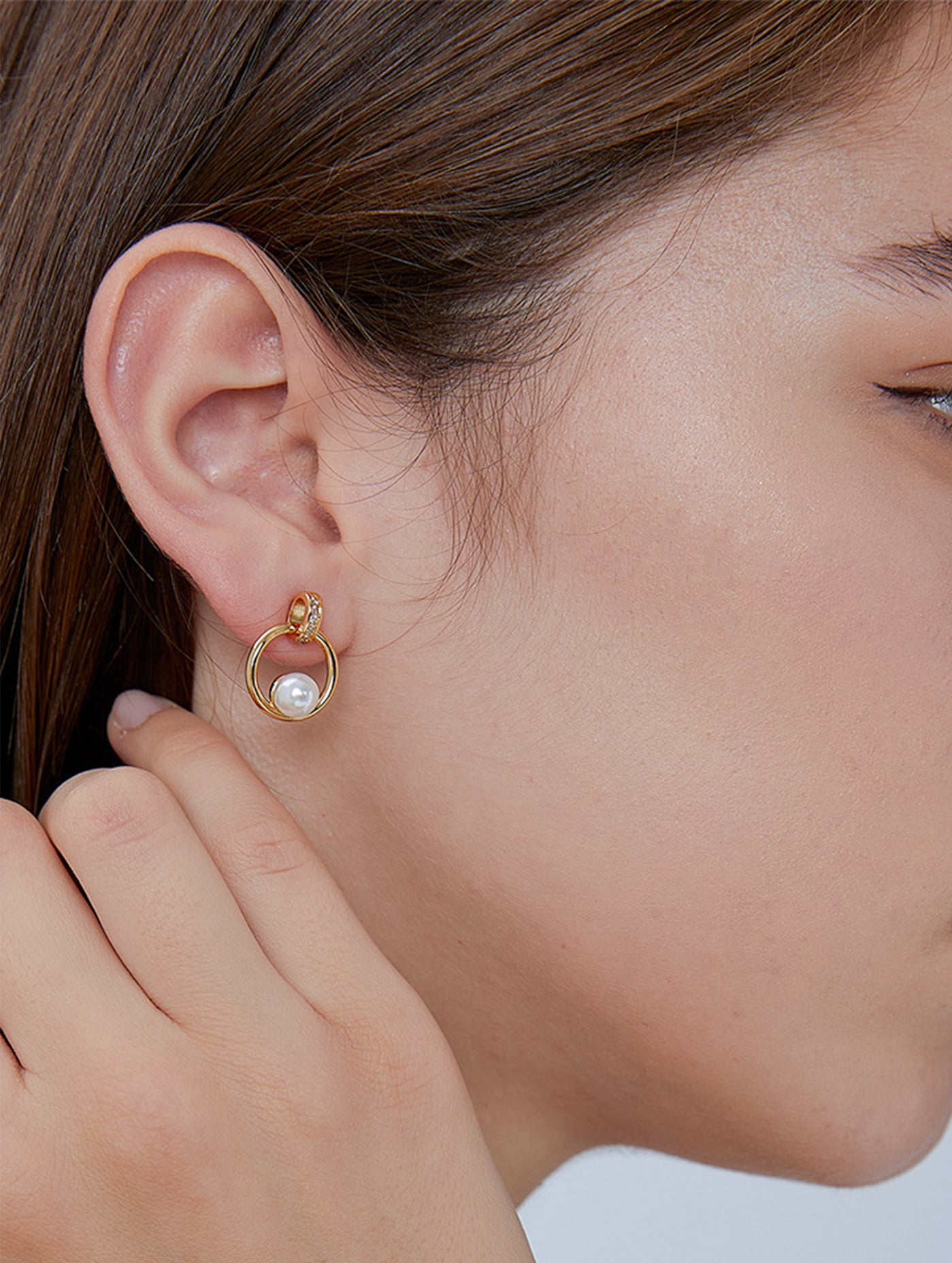 Faux Pearl Accent Open Circle Stud Earrings