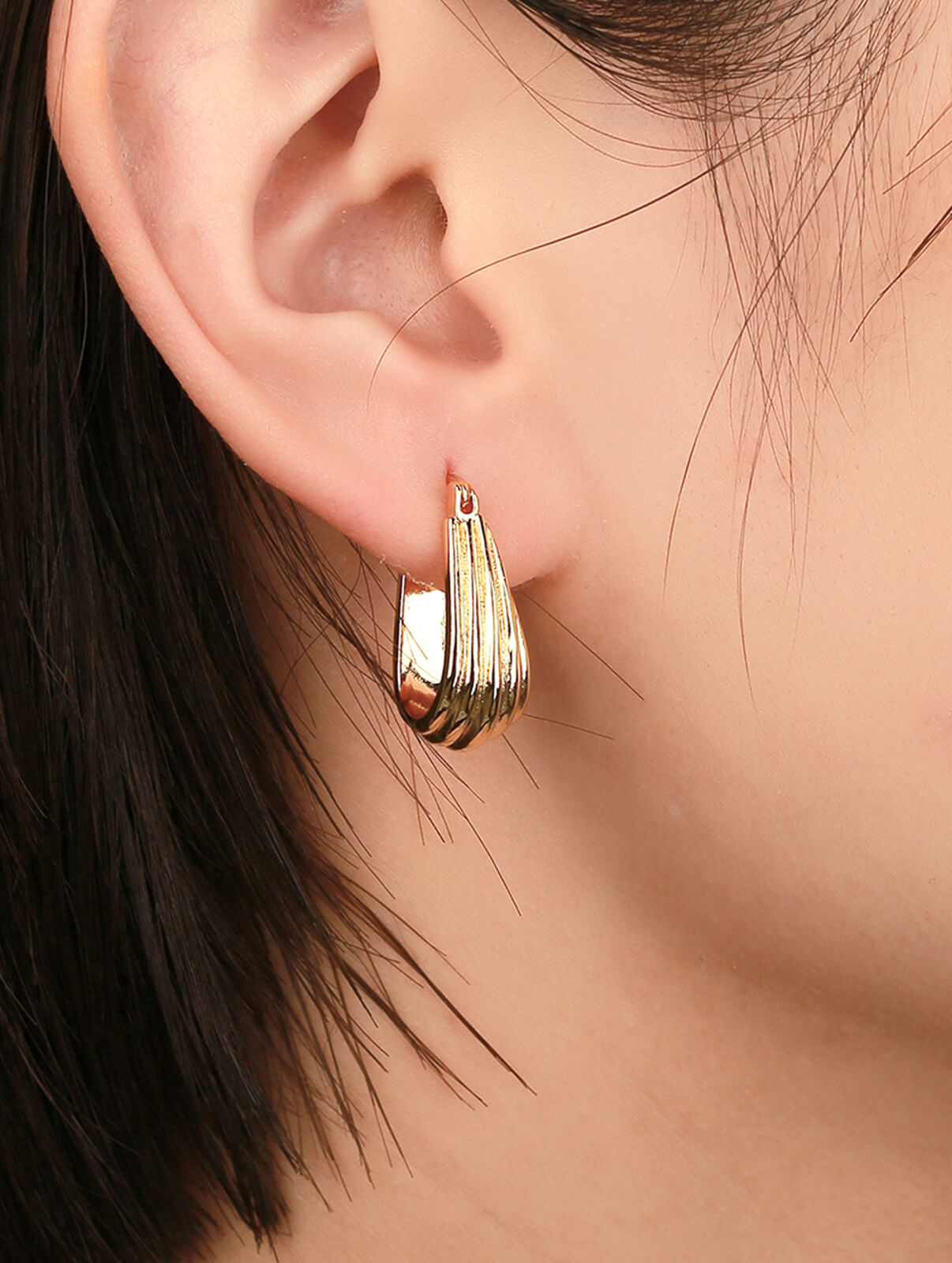 Geometric Ripple Hoop Earrings in 18K Gold-Plated Copper