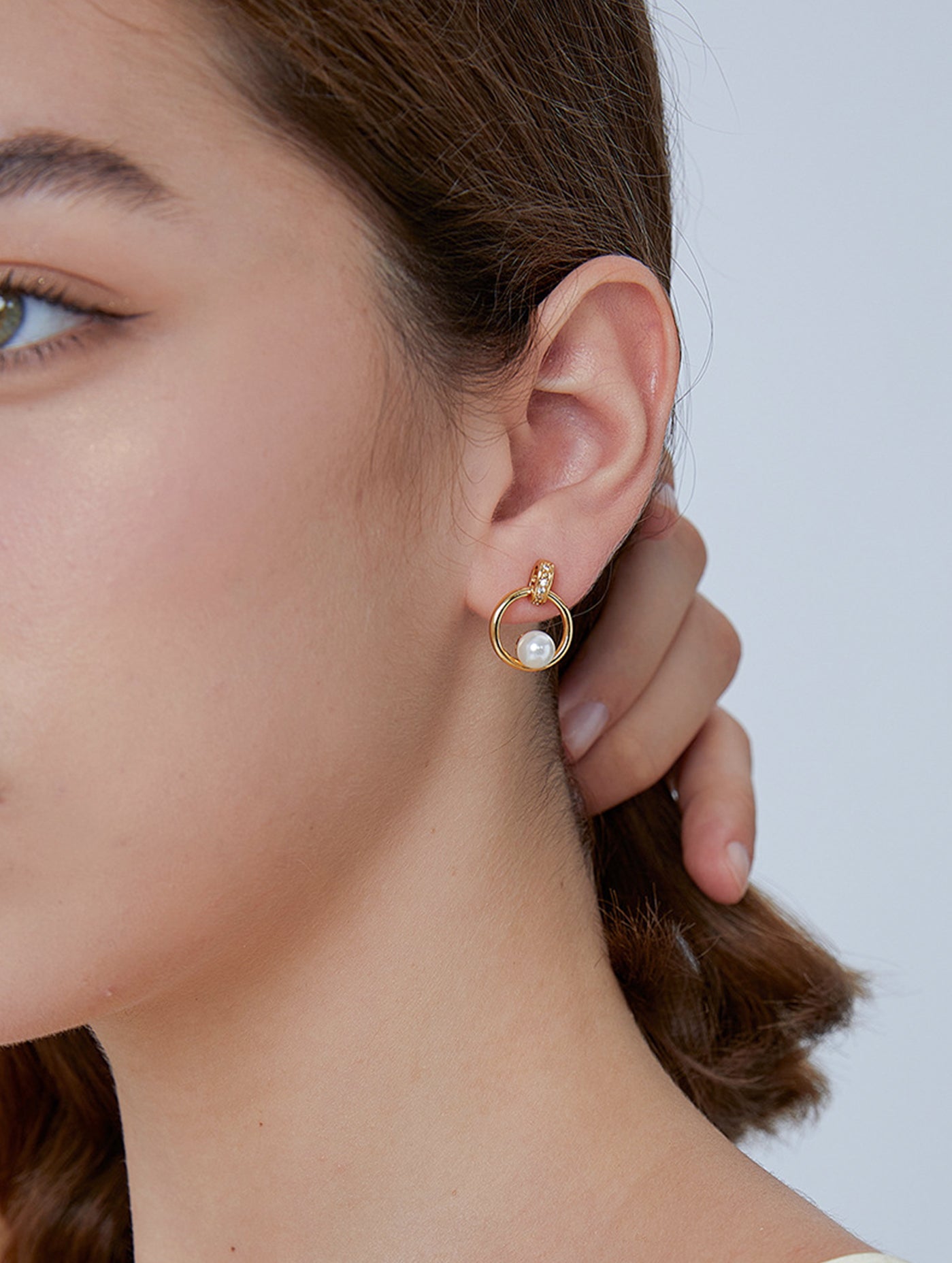 Faux Pearl Accent Open Circle Stud Earrings