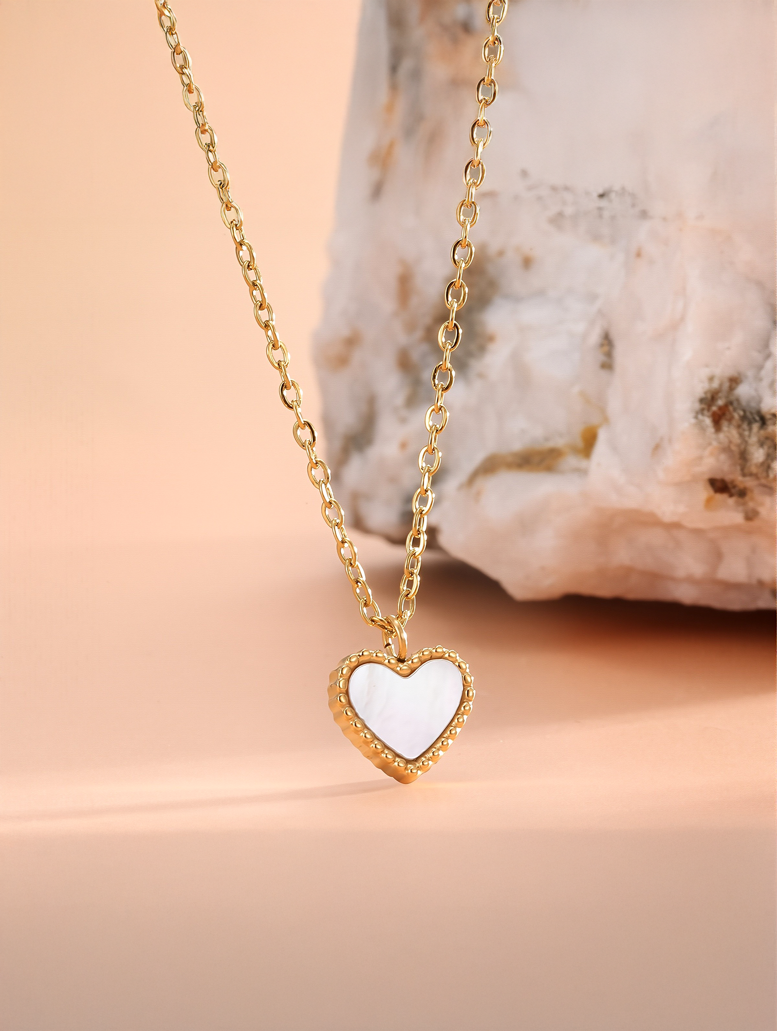 Cute Heart-Shaped Natural Shell Pendant Necklace