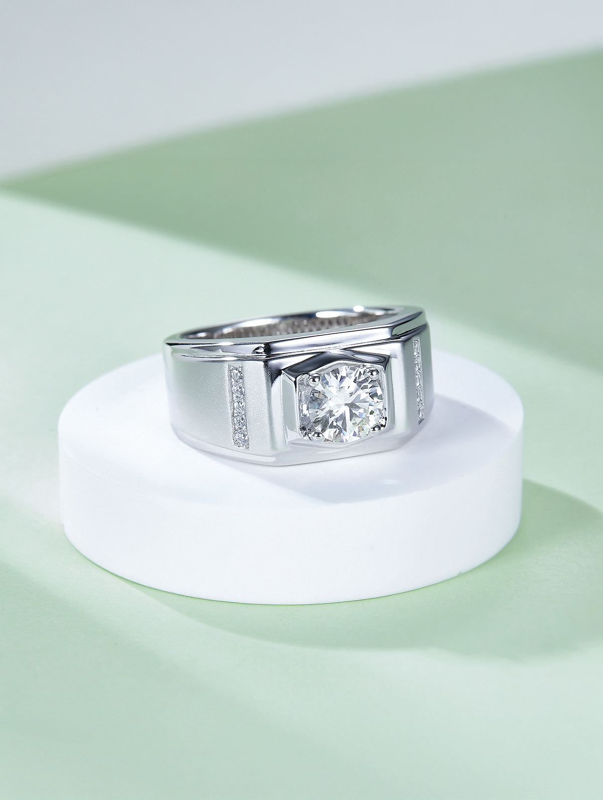 Men’s 1ct D Color Moissanite Ring with Side Accents