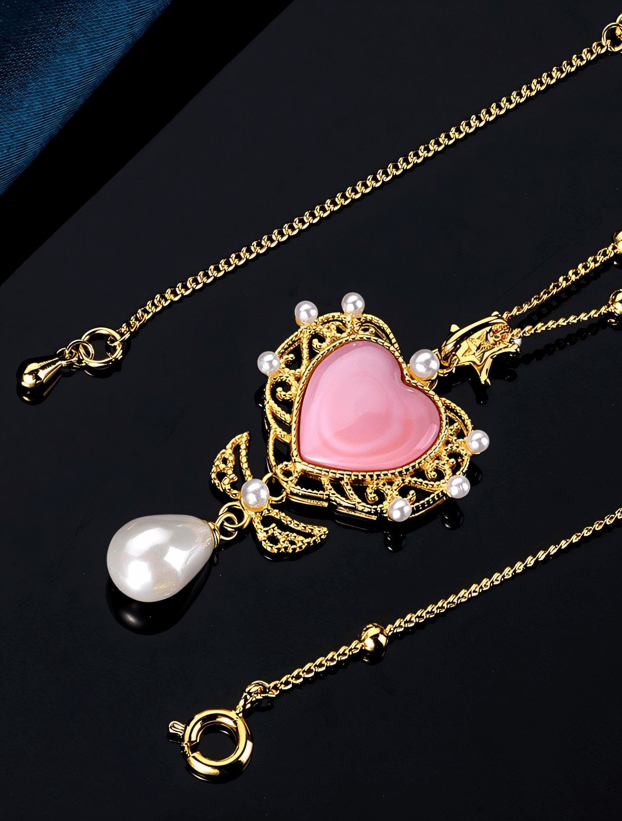 French-Style Heart Queen Conch Shell and Freshwater Pearl Pendant Necklace