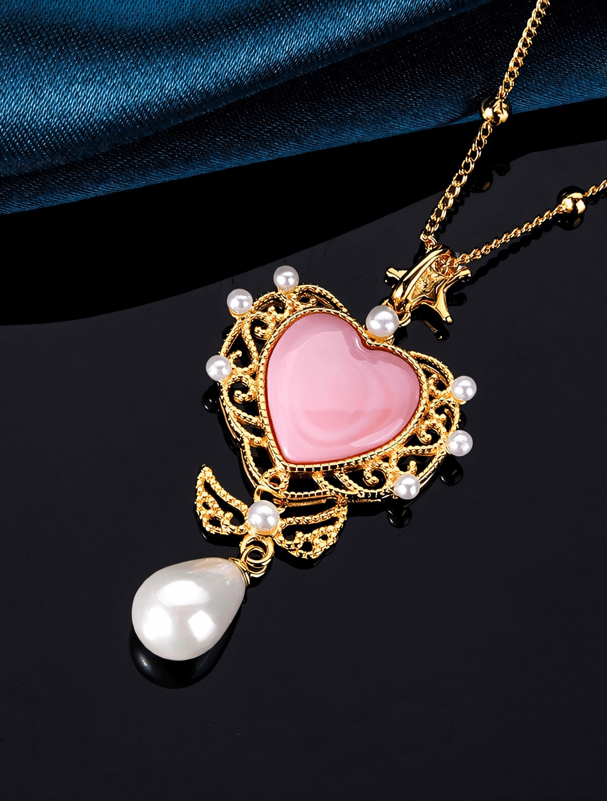French-Style Heart Queen Conch Shell and Freshwater Pearl Pendant Necklace