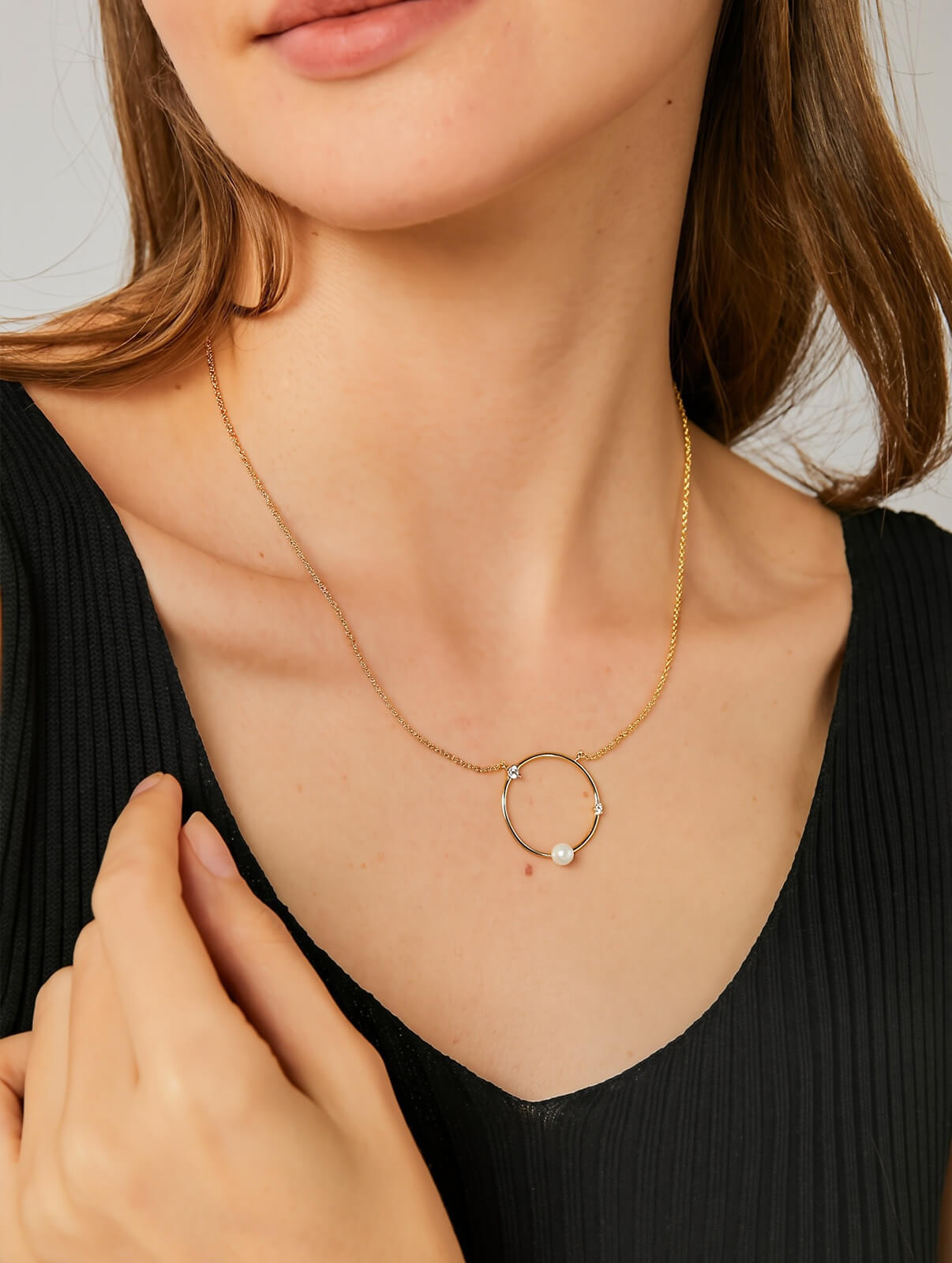 Geometric Circle Cubic Zirconia Pendant Necklace