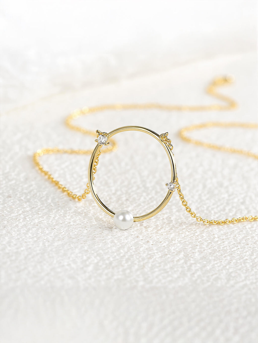 Geometric Circle Cubic Zirconia Pendant Necklace