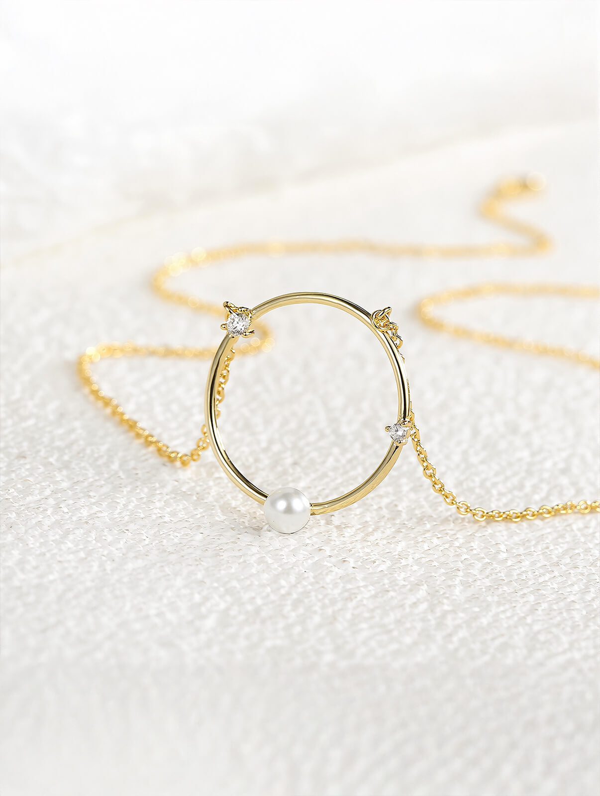 Geometric Circle Cubic Zirconia Pendant Necklace