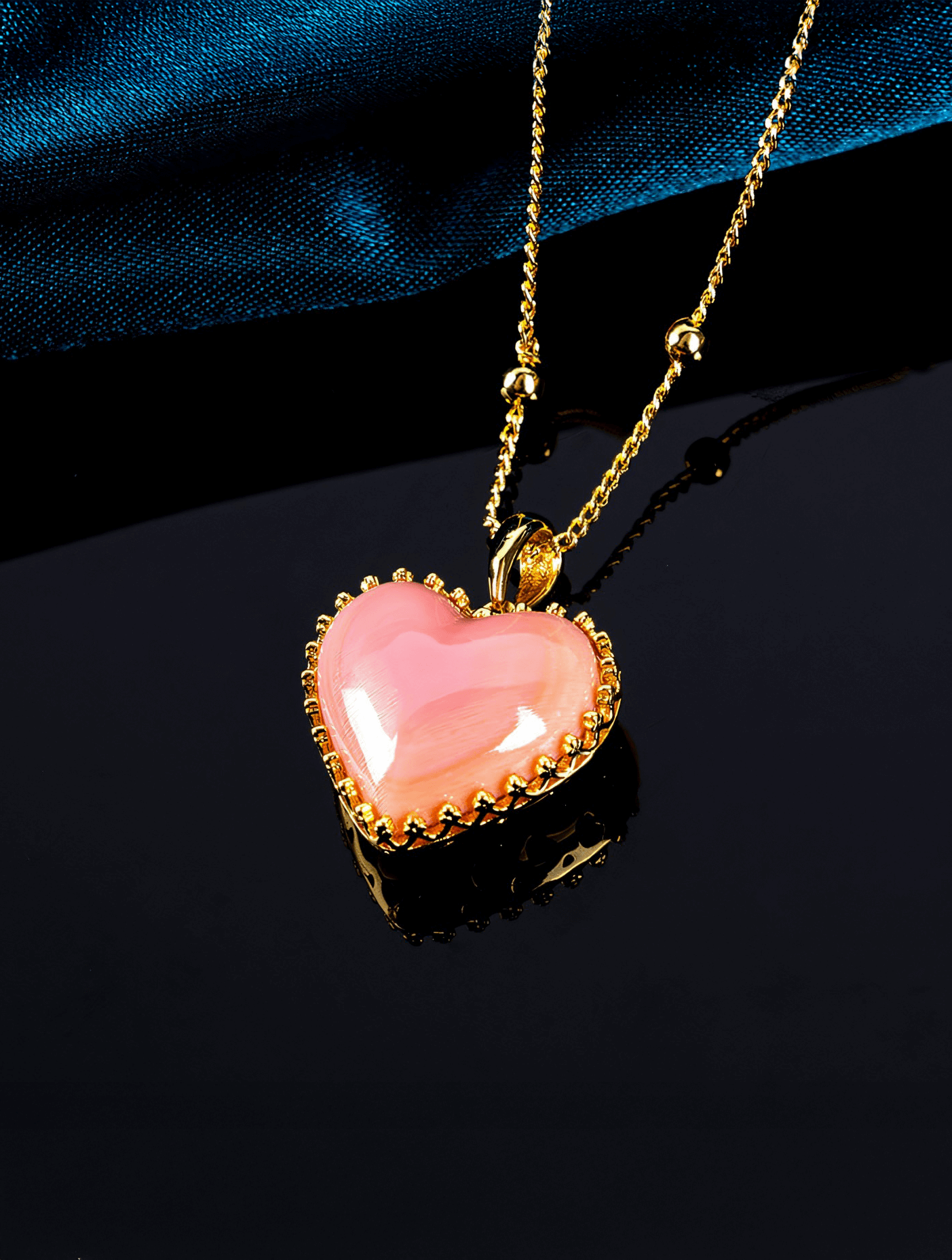 Heart Glossy Rouge Natural Queen Conch Shell Necklace