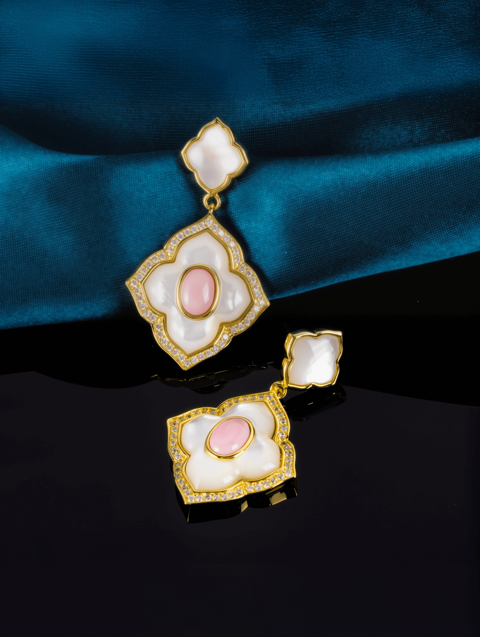 Oval Queen Conch Shell & Mother-of-Pearl Stud Earrings